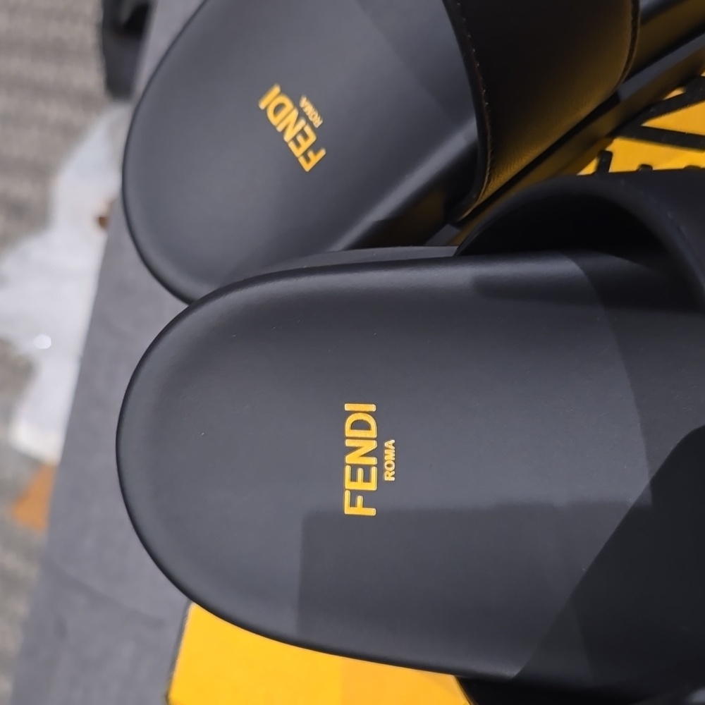 Fendi Nappa Sandal 100%Authentic - Picture 3 of 9